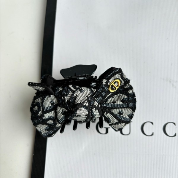 Dior ディオールブランドヘアバンドレディース カチューシャ ブランドかわいい ハイブランドシュシュ存在感抜群ブランドバナナクリップ髪アレンジ