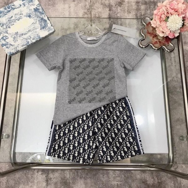 Dior ディオールブランド子供服 男の子 セットアップ 夏服 半袖 Tシャツ ハーフパンツ 上下セット 子供 ジャージ 上下セット 90-160cm 男の子 カジュアル 韓国 お洒落 男の子 半袖スウェット セットアップ キッズ 出産祝い 子供の日プレゼント