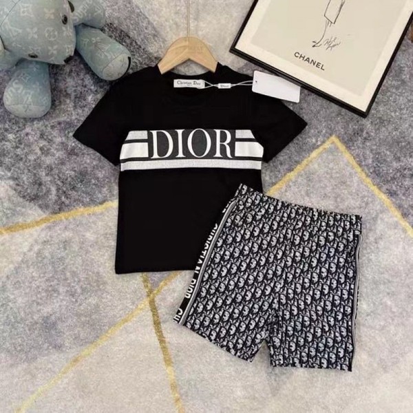 Dior ディオールハイブランド子供服 男の子 セットアップ 夏 半袖 Tシャツ ハーフパンツ 半ズボン 上下セット 子供 ジャージ 上下セット 90-160cm 男の子 服 カジュアル 韓国 おしゃれ 男の子 半袖スウェット 