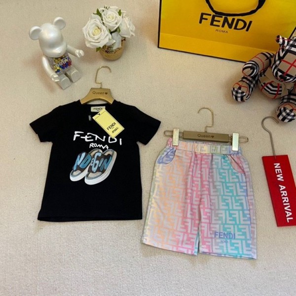 FENDI フェンディ ２点セット 子供服 キッズ 上下セット 半袖 Tシャツ 半ズボン カジュアル 潮流 男女兼用