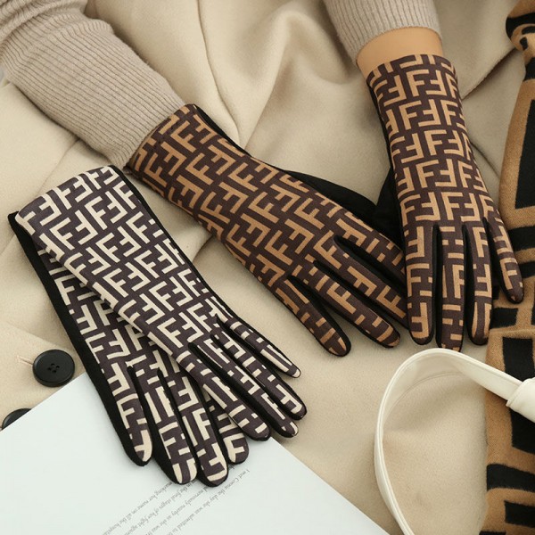 FENDI ブランド 手袋 レディース 冬 暖かい 裏起毛 スマホ対応 フェンディ防寒グローブ 柔らかい 可愛い 防風 防寒 防水 伸縮性 女性冬用手袋 通勤 通学 自転車 裏起毛 フワフワ 手袋 秋 冬 手荒れ防止 スマホ手袋 可愛い女性手袋