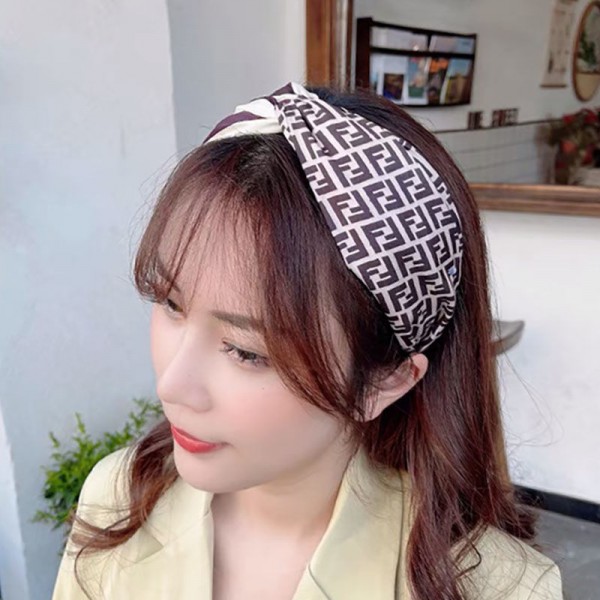 Fendi フェンディカチューシャブランドかわいいブランド可愛い蝶結びヘアバンドブランドリボンヘアヘアアクセサリー女性ブランドバナナクリップ髪アレンジ