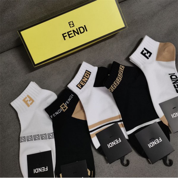 Fendi フェンディハイブランド ソックス 綿製レディース向け 靴下 かわいいコットン 靴下 メンズ 通気性浅口ソックス 女の子好き 韓国