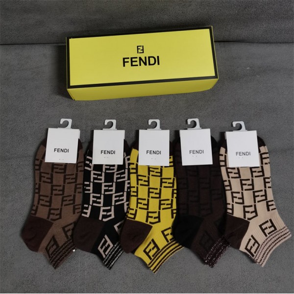 Fendi フェンディハイブランド ソックス 綿製ブランド ストッキング 大人気上質な コットン ソックス くつしたブランドソックス 男女兼用 ファッション
