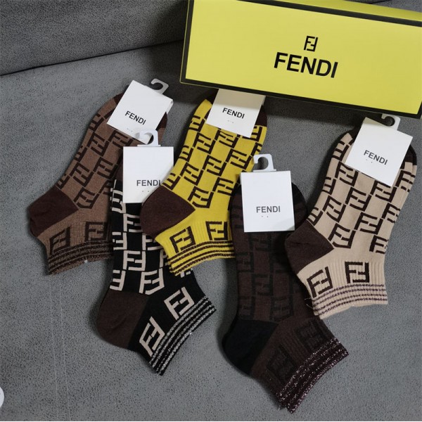 Fendi フェンディハイブランド ソックス 綿製ブランド ストッキング 大人気上質な コットン ソックス くつしたブランドソックス 男女兼用 ファッション
