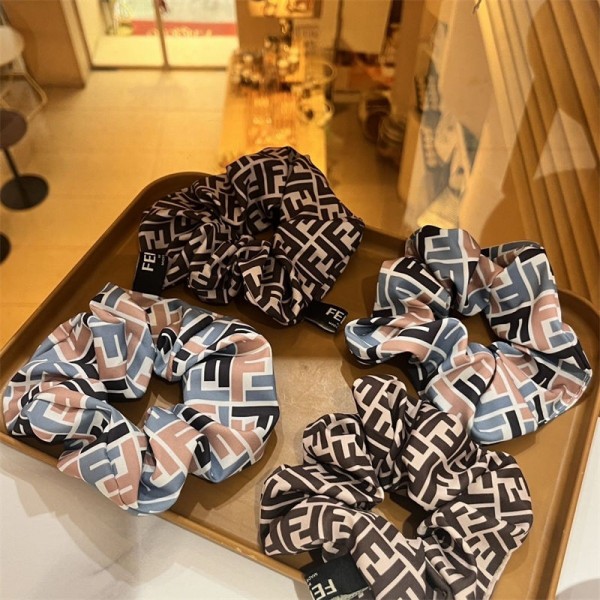 Fendi フェンディブランドヘアバンドレディースヘアゴムブランドかわいいハイブランドシュシュ存在感抜群ブランドヘアロープ髪アレンジ