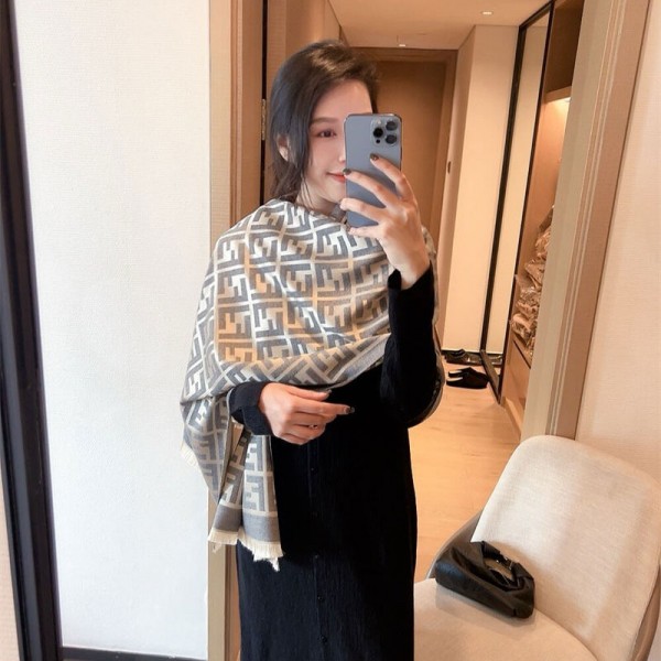 Fendi フェンディメンズ 大判ショール 暖かい春秋 スカーフ ファッション 使い心地よいファッション ふさ飾り 男女兼用 ギフト男女兼用 リバーシブルマフラー 肩掛け