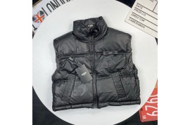 フェンディ子供中綿ベスト プラダ厚底ボアローファー防寒シューズ