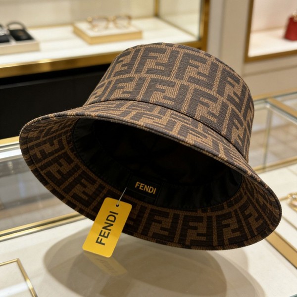 Fendi フェンディハイブランドバケットハット メンズ 大きいサイズサファリハット 特大 日除け帽子 帽子 春夏 UVカット 両面ウェアラブル あご紐 小顔効果