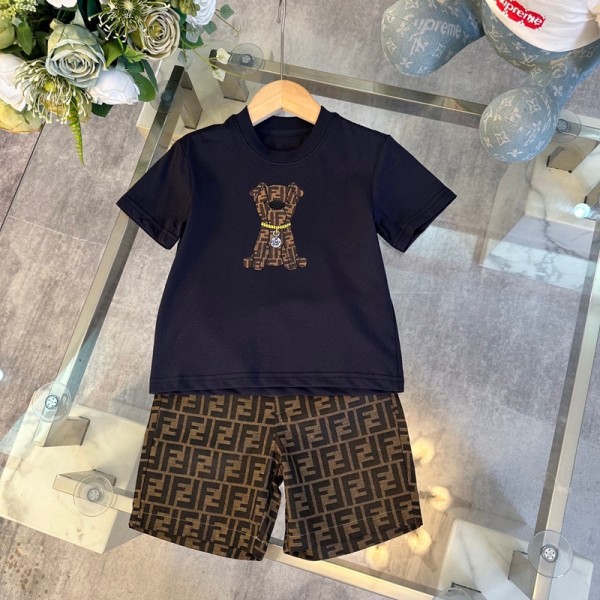Fendi フェンディハイブランド子供服 男の子 セットアップ 夏服 半袖ｔシャツ ショートパンツ 上下2点セット キッズ ジャージ ガールズ ダンス服 スポーツウェア カジュアル ルームウェア 普段着 洋服 90-160cm ジュニア服
