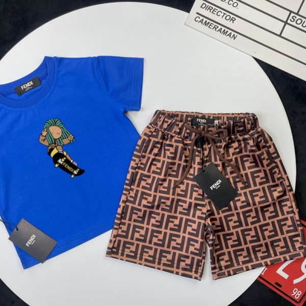 Fendi フェンディブランド子供服 セットアップ カジュアルセット 2点上下セット 90-160cm 春 夏 半袖 ボーイズ Tシャツ ショートパンツ ジュニア服 プリント柄 可愛い 通園通学 接触冷感 