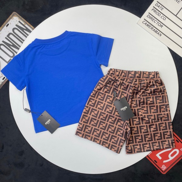 Fendi フェンディブランド子供服 セットアップ カジュアルセット 2点上下セット 90-160cm 春 夏 半袖 ボーイズ Tシャツ ショートパンツ ジュニア服 プリント柄 可愛い 通園通学 接触冷感 