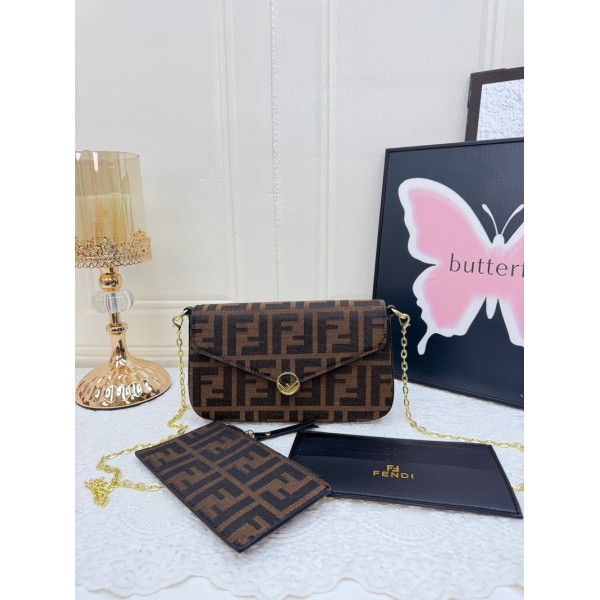 Fendi フェンディハイブランドショルダーバッグ ブランドミニチェーンバッグ ブランド肩掛けバッグ 大容量 ブランドミニバッグコーデ