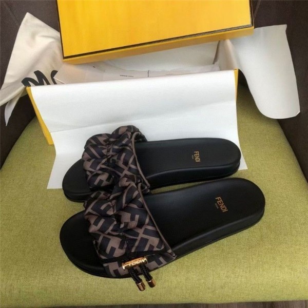 Fendi フェンディブランド スリッパ レディース お出かけ用サンダル女性向けビーサン ミュール サボ ママシューズブランド ミュール  美脚 可愛いスリッパ 夏用 涼しい 蒸れないサンダル素足