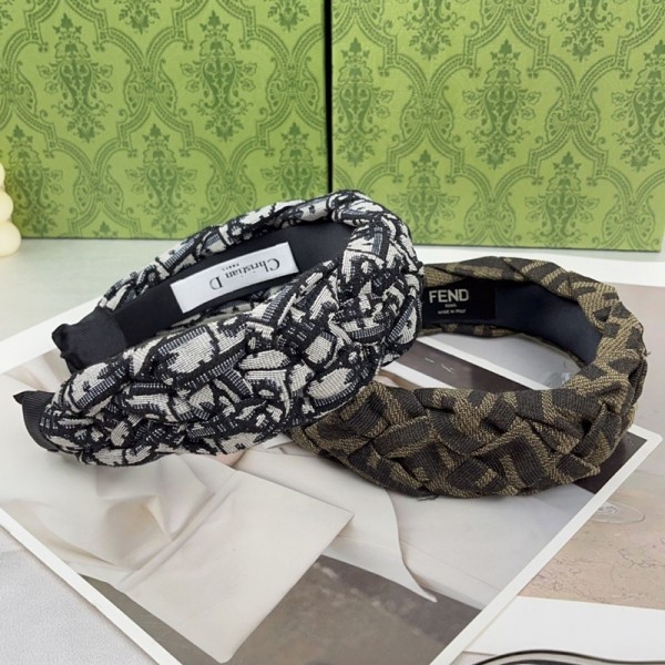 Fendi フェンディブランドカチューシャ レディースヘアバンド 布製 ヘアターバン 痛くない くし付き コーム付き 立体ツイスト 編み込み風 すべり止め 幅広 ファッション おしゃれ ギフト 