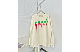 見逃さないグッチスウェットパーカー バレンシアガもこもこスリッパ