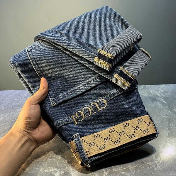 ブランドグッチジーンズ メンズ 裏起毛 ジーパン 冬 Gucci 暖かい ズボン ストレッチ デニムパンツ ストレート スキニー ロングパンツ ジーパンメンズ 無地 おしゃれ 大きいサイズ 美脚 細身