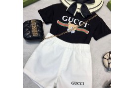 グッチ子供服セットアップ バーバリーボディーバッグ ルイヴィトンエアコン毛布