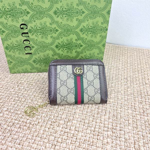Gucci グッチハイブランドチェーンバッグ斜め掛けカバン 3点セット ハイブランドミニバッグブランドショルダーバッグ鞄レディースメンズバッグ ブランド カジュアル 流行り 人気 Gucci グッチハイブランドチェーンバッグ斜め掛けカバン 3点セット ハイブランドミニバッグブランドショルダーバッグ鞄レディースメンズバッグ ブランド カジュアル 流行り 人気