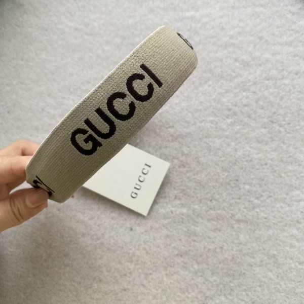Gucci グッチハイブランドカチューシャ ストレッチ 痛くない ヘアターバン ヘアアクセサリー 秋冬 ヘアバンド 大人っぽい 上品 レディース 大人っぽい シンプル かわいい存在感抜群