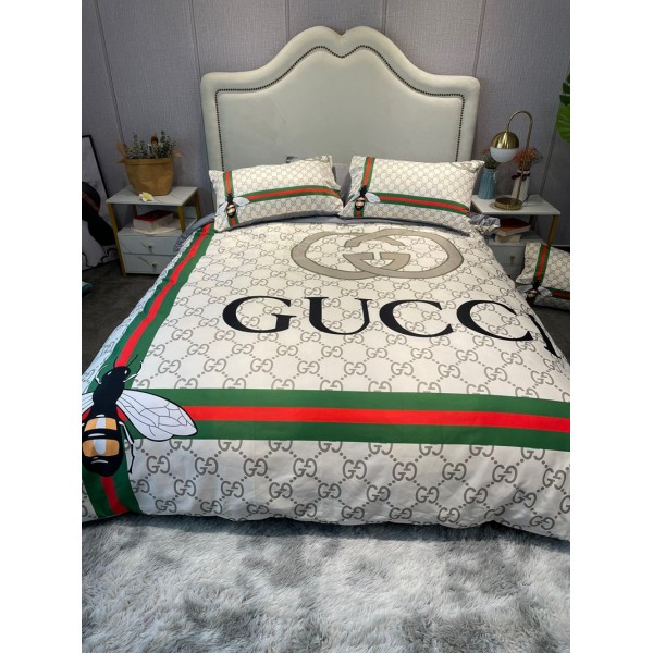 ハイブランド寝具 シャネル マットルイヴィトン バスローブGucci 布団
