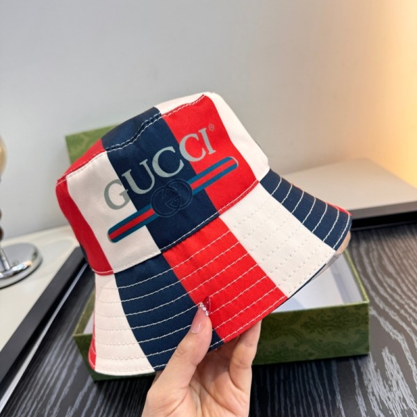 グッチブランドGucci 帽子 レディース バケットハット 春夏 uvカット 日焼け防止 バケットハット 深め ツバ長 メンズ コード バケハ おしゃれ ブランド プリント柄 紫外線 日よけ 日除け 小顔効果 洗える アウトドア ゴルフ