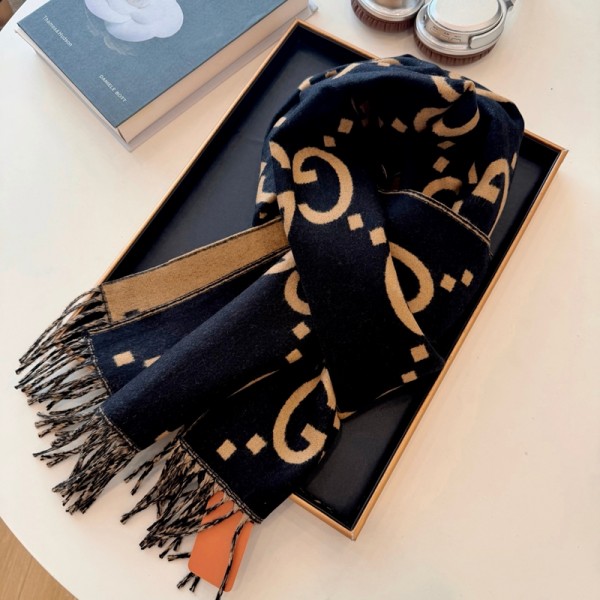 グッチGG ロゴジャガードリバーシブルマフラー｜両面配色タッセル付き大判ストール グッチGUCCI 秋冬レディースストール