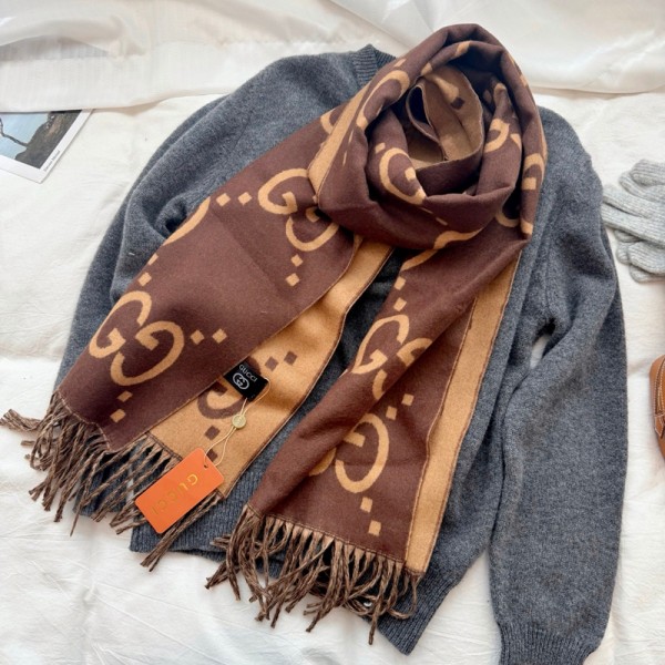 グッチGG ロゴジャガードリバーシブルマフラー｜両面配色タッセル付き大判ストール グッチGUCCI 秋冬レディースストール
