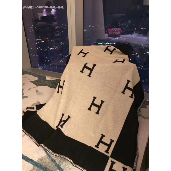 Hermes エルメスハイブランド毛布コピーブランド掛け布団高級感ありブランドブランケット 毛布 おしゃれ ひざ掛け 掛け毛布 肩掛け 着る毛布 プレゼント 秋冬用 洗える 防寒 エアコン対策 通年使用