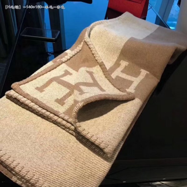 Hermes エルメス保温防寒 旅行 昼寝毛布 ブランケット 寝具寝具 エアコン対策 車中 オフィス お昼寝ブランド毛布 激安ブランドブランケット 毛布 おしゃれ ひざ掛け 掛け毛布 肩掛け 着る毛布 プレゼント 秋冬用 洗える 防寒 エアコン対策 通年使用