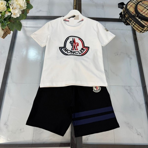 Moncler モンクレールブランド子供服 男の子 半袖 Tシャツ ハーフパンツ 上下セット 夏服 セットアップ 子供 夏 ジャージ 上下 セット 110-160cm 男の子 カジュアル 韓国 お洒落 男の子 半袖 スウェット セットアップ キッズ 出産祝い 子供の日プレゼント