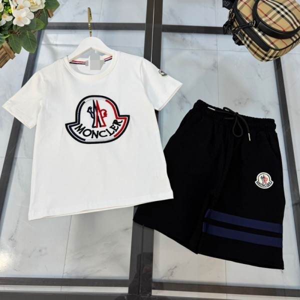 Moncler モンクレールブランド子供服 男の子 半袖 Tシャツ ハーフパンツ 上下セット 夏服 セットアップ 子供 夏 ジャージ 上下 セット 110-160cm 男の子 カジュアル 韓国 お洒落 男の子 半袖 スウェット セットアップ キッズ 出産祝い 子供の日プレゼント