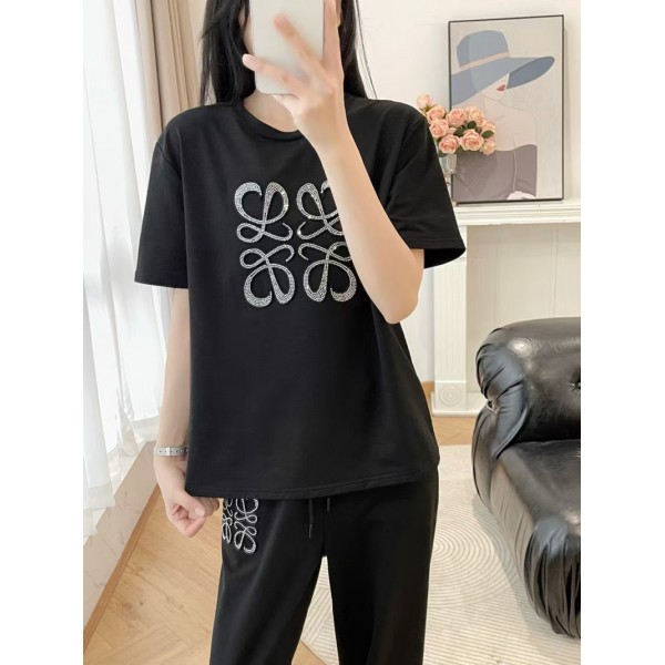 LOEWE ロエベブランド上下セット スウェット セットアップ 半袖Tシャツ スポーツカジュアルウェア カジュアル  SML ショート丈 ワイドパンツ ポケット付き トレーニング ジャージ アクティブウェア 総ゴム レディース