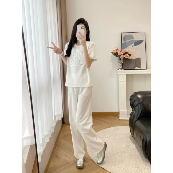 LOEWE ロエベブランドセットアップ レディース 上下セット 半袖Tシャツ ロングパンツ トップス 2点セット SML ルームウェア スウェット ジャージ 涼しい 半袖 ゆったり 大きサイズ 夏 ストレッチ 通気性 アイスシルク カジュアル 柔らかい