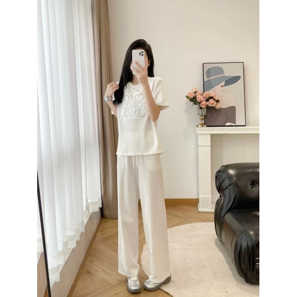 LOEWE ロエベブランドセットアップ レディース 上下セット 半袖Tシャツ ロングパンツ トップス 2点セット SML ルームウェア スウェット ジャージ 涼しい 半袖 ゆったり 大きサイズ 夏 ストレッチ 通気性 アイスシルク カジュアル 柔らかい