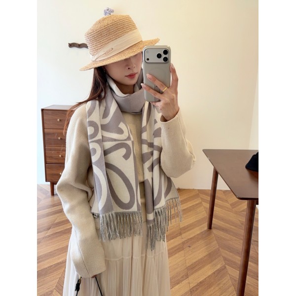 ロエベloeweリバーシブルロゴ柄大判マフラー両面配色タッセル付き秋冬ストールロエベおしゃれロゴデザインマフラー レディース 厚手リバーシブルストール