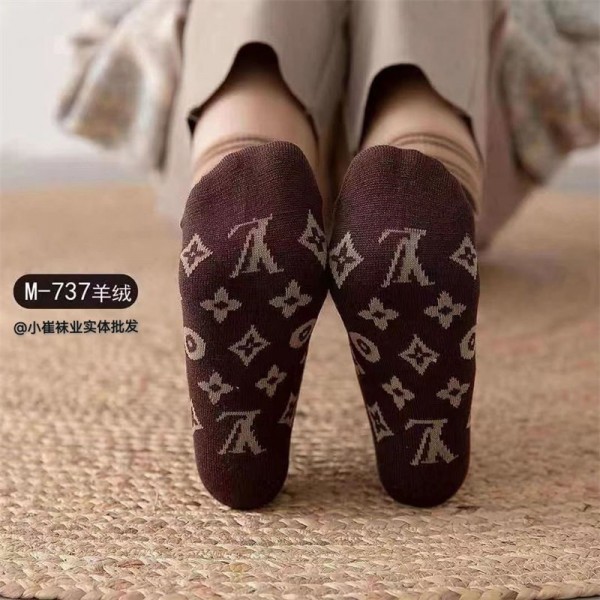 Lv ルイヴィトンハイブランド ソックス 綿製コットン 靴下 メンズ 通気性ブランドミドルソックス 高品質ブランドソックス 男女兼用 ファッション 3足セット