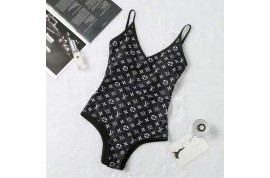 ルイヴィトンビキニワンピース セリーヌサンバイザー グッチ夏スリッパ