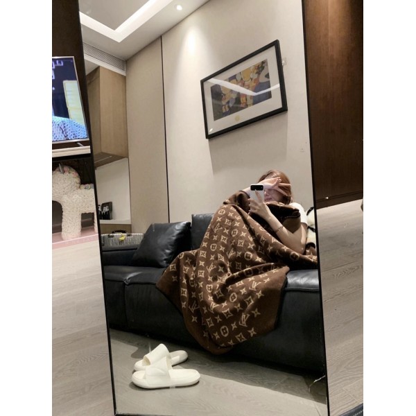 Lv ルイヴィトン保温防寒 旅行 昼寝毛布 ブランケット 寝具ルイヴィトン毛布高品質ブランド掛け布団高級感あり寝具 エアコン対策 車中 オフィス お昼寝ブランド毛布 激安ブランドブランケット 毛布 おしゃれ ひざ掛け