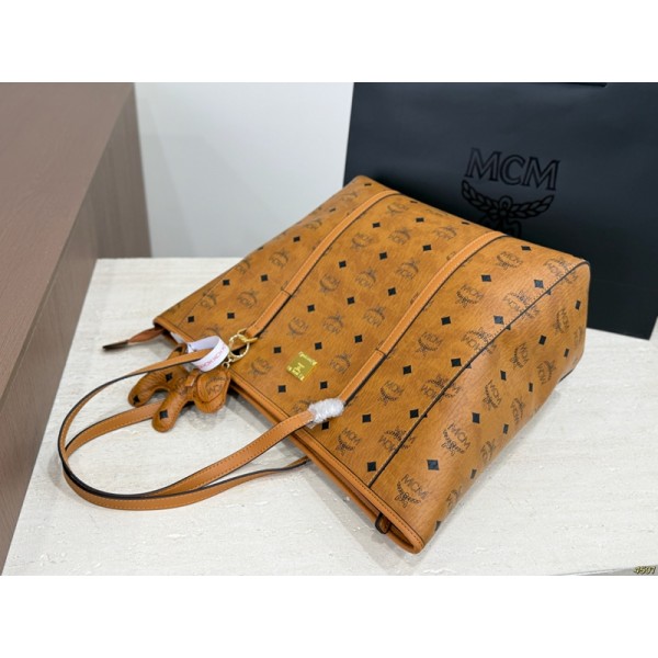 MCM エムシーエム ハイブランドトートバッグ レディース ビ肩掛けバッグ レザーバッグ 大容量 2way ハンドバッグ ショルダーバッグ 肩掛け A4 婦人用カバン 就活 通勤 通学 ビジネス 入学式 旅行