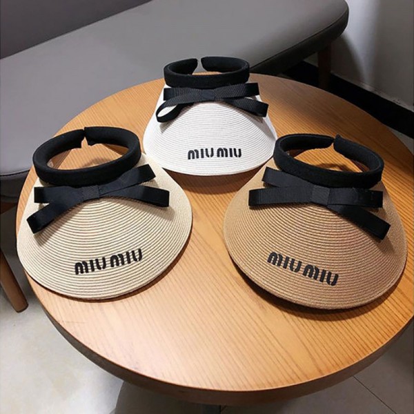 ブランドミュウミュウ 麦わら帽子 レディース 夏 MIUMIU UVカット帽子 広つばサンバイザー 通気性 作業用帽子 蝶結びサンカット 遮熱折りたためるクール日よけ帽子 飛ばれない ストロー