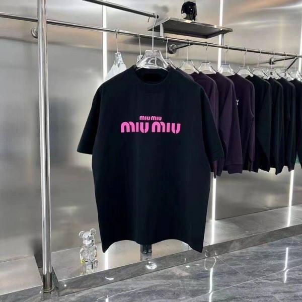 ミュウミュウ MiuMiuハイブランドtシャツ偽物レディースメンズ 激安 ブランドtシャツオーバーサイズブランドtシャツ高品質tシャツ ユニセック ブランドM - 4XL