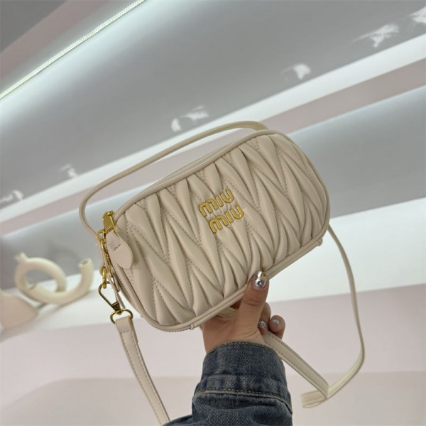ミュウミュウ MiuMiuハイブランド斜め掛けバッグブランドショルダーバッグ女性肩掛けバッグブランドボックスバッグミニかわいい