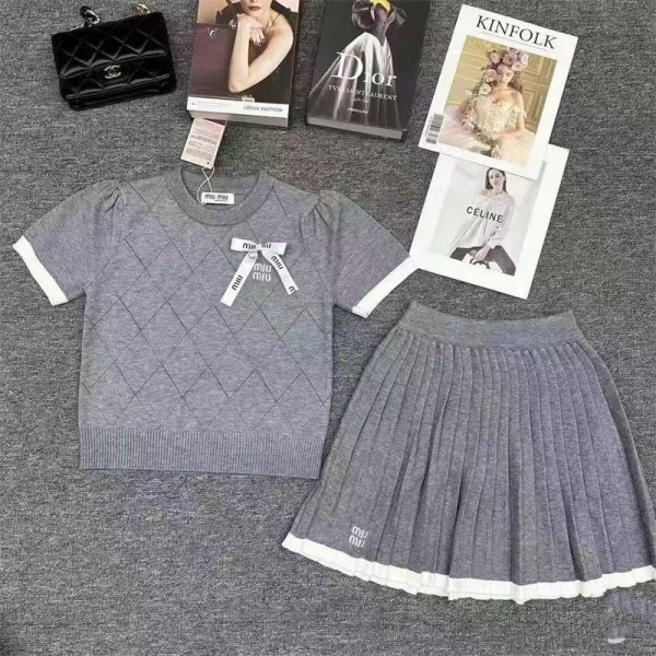 ミュウミュウ MiuMiuハイブランドリプニット ニットｔシャツ レディース プリーツスカート サマーニット トップス シャツ 柔らかい 薄手 大人 おしゃれ エレガント 上品 きれいめ ストレッチ 通勤 ゆったり 夏服 S- XL