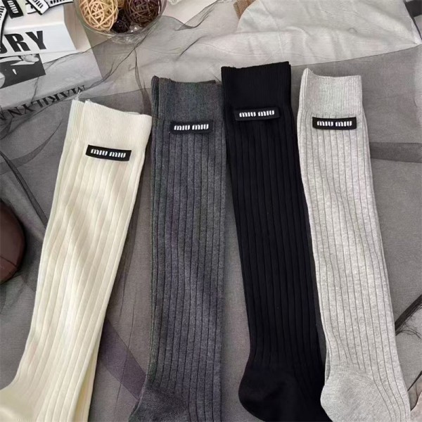 ミュウミュウ MiuMiuブランド ストッキング 大人気ブランドミドルソックス 高品質浅口ソックス 女の子好き 韓国上質な コットン ソックス くつした