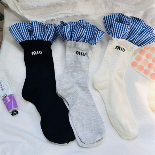 ミュウミュウ MiuMiuハイブランド ソックス 綿製レディース向け 靴下 かわいいブランド ストッキング 大人気浅口ソックス 女の子好き 韓国