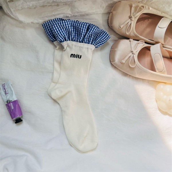ミュウミュウ MiuMiuハイブランド ソックス 綿製レディース向け 靴下 かわいいブランド ストッキング 大人気浅口ソックス 女の子好き 韓国