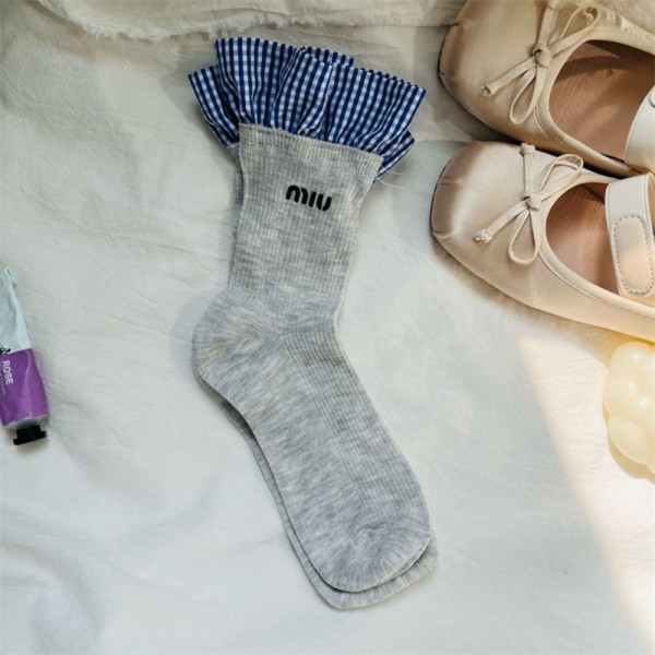ミュウミュウ MiuMiuハイブランド ソックス 綿製レディース向け 靴下 かわいいブランド ストッキング 大人気浅口ソックス 女の子好き 韓国