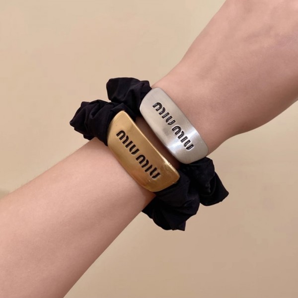 ミュウミュウ MiuMiuハイブランドヘアアクセサリー髪飾りブランドヘアゴム可愛い蝶結びヘアバンドハイブランドシュシュ存在感抜群かわいいヘアピンハイブランド