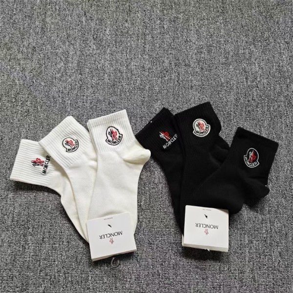 Moncler モンクレールレディース向け 靴下 かわいいコットン 靴下 メンズ 通気性ブランドミドルソックス 高品質ブランドソックス 男女兼用 ファッション 3足セット